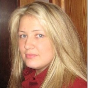 Krystyna Dubis Headshot